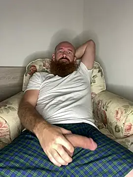Snapshot of 32XRedBeard chatting on January 7, 2:08 pm 32XRedBeard online show from January 7, 2:08 pm