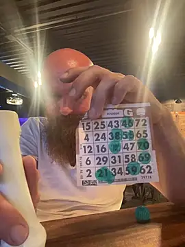 Snapshot of 32XRedBeard chatting on February 19, 2:44 am 32XRedBeard online show from February 19, 2:44 am