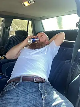 Snapshot of 32XRedBeard chatting on March 2, 2:10 pm 32XRedBeard online show from March 2, 2:10 pm