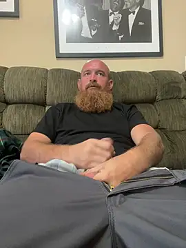 Snapshot of 32XRedBeard chatting on June 3, 9:53 pm 32XRedBeard online show from June 3, 9:53 pm