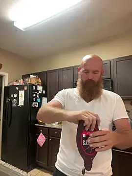 Snapshot of 32XRedBeard chatting on June 7, 10:46 pm 32XRedBeard online show from June 7, 10:46 pm