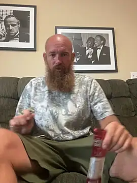Snapshot of 32XRedBeard chatting on June 16, 7:38 pm 32XRedBeard online show from June 16, 7:38 pm