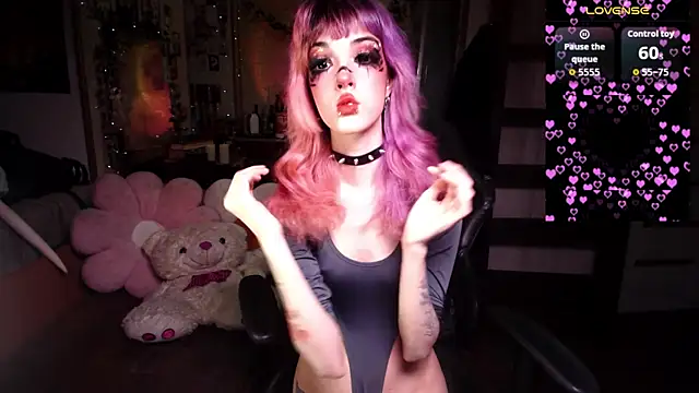 Snapshot of Ink__pleasure chatting on May 5, 12:07 am Ink pleasure online show from May 5, 12:07 am