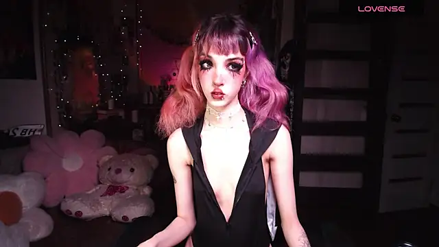 Snapshot of Ink__pleasure chatting on May 6, 10:48 pm Ink pleasure online show from May 6, 10:48 pm