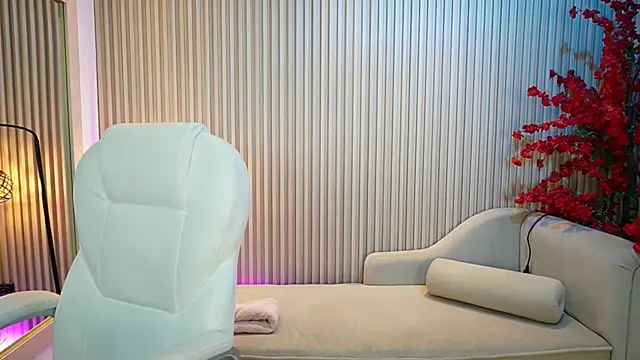 Emma Walkerr  online show from October 8, 7:11 pm