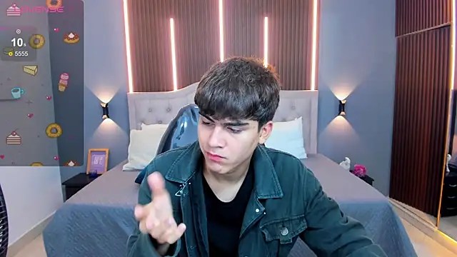 Snapshot of Tommy18__ chatting on November 23, 3:39 am Tommy18 online show from November 23, 3:39 am