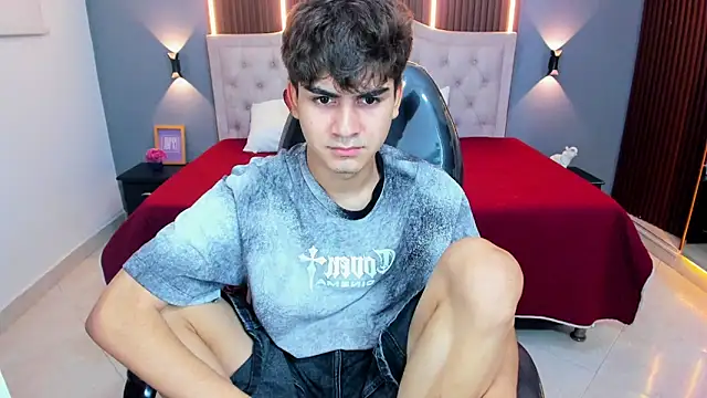 Tommy18   online show from March 13, 3:35 am