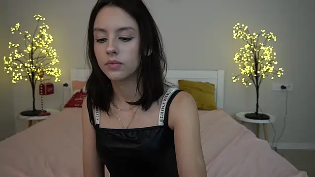 Snapshot of AnnaElys chatting on February 6, 11:32 am AnnaElys online show from February 6, 11:32 am