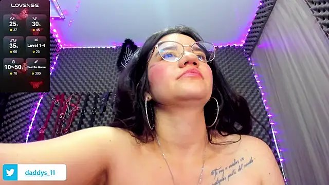 Snapshot of lilihot_ chatting on March 9, 7:05 pm lilihot  online show from March 9, 7:05 pm