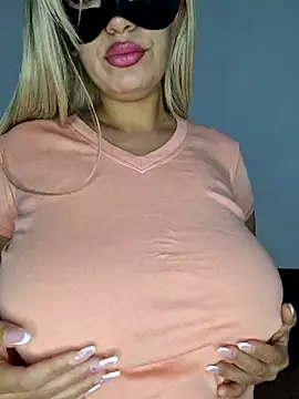 Snapshot of nonalona199999 chatting on November 12, 11:25 pm nonalona199999 online show from November 12, 11:25 pm