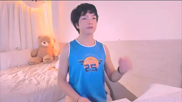 AllanYong18 online show from November 9, 5:17 am