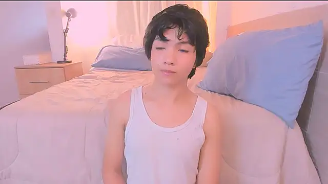 AllanYong18 online show from December 5, 12:14 pm