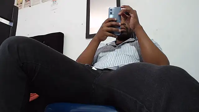 Snapshot of strong__anthony chatting on June 11, 4:05 pm strong anthony online show from June 11, 4:05 pm