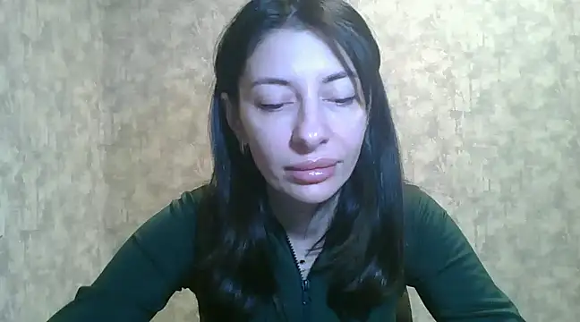 Snapshot of LissaBlossom chatting on January 19, 5:37 am LissaBlossom online show from January 19, 5:37 am