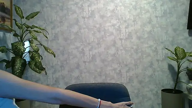 LissaBlossom online show from August 3, 4:00 am