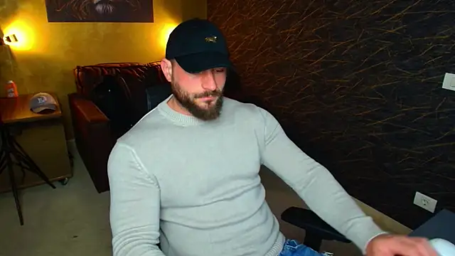 AdamJamesonn online show from May 1, 5:12 am