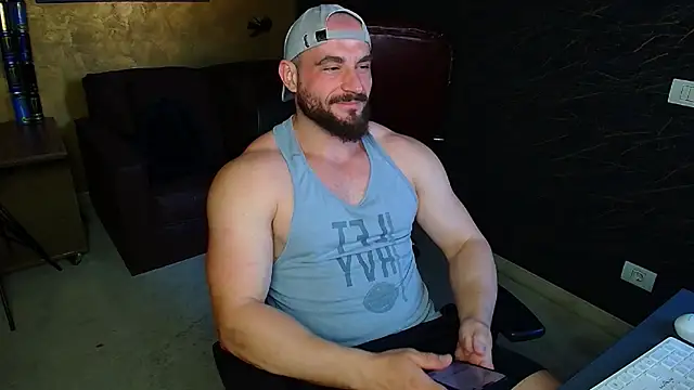 Snapshot of AdamJamesonn chatting on May 16, 5:04 am AdamJamesonn online show from May 16, 5:04 am