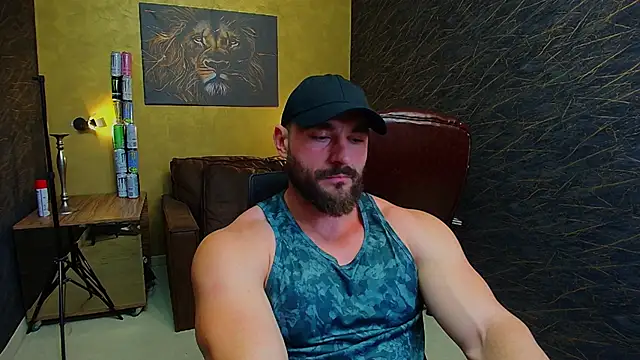 Snapshot of AdamJamesonn chatting on June 1, 4:47 am AdamJamesonn online show from June 1, 4:47 am