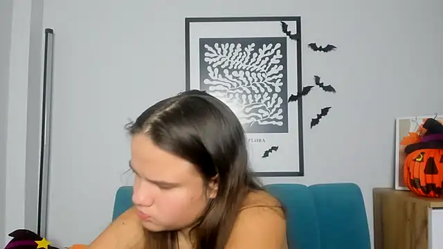 AdeleCruz online show from October 28, 8:07 am