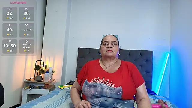 Snapshot of VickyBoobss chatting on May 13, 5:32 pm VickyBoobss online show from May 13, 5:32 pm