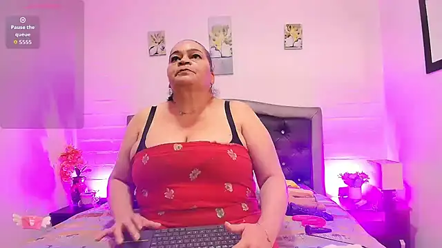 Snapshot of VickyBoobss chatting on July 5, 12:23 pm VickyBoobss online show from July 5, 12:23 pm