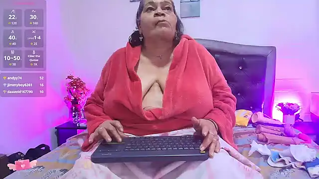 Snapshot of VickyBoobss chatting on July 16, 8:53 am VickyBoobss online show from July 16, 8:53 am