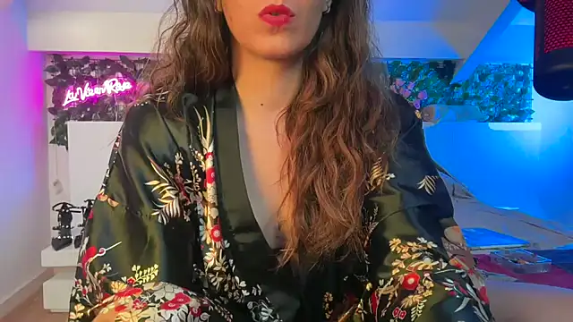 Snapshot of charlyroseblossom chatting on May 30, 12:35 pm charlyroseblossom online show from May 30, 12:35 pm