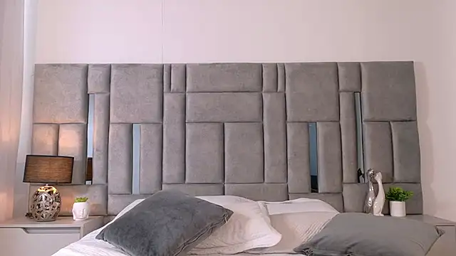 Karla Hudsson online show from November 11, 1:11 pm