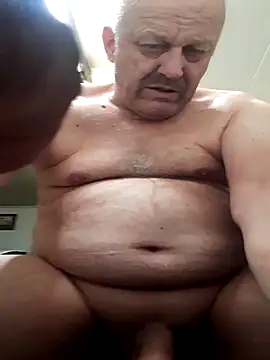 Snapshot of Schwach041967 chatting on June 8, 3:23 pm Schwach041967 online show from June 8, 3:23 pm