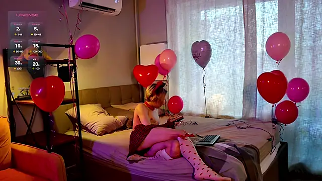 Snapshot of leon_yuugen chatting on February 17, 1:42 pm leon yuugen online show from February 17, 1:42 pm