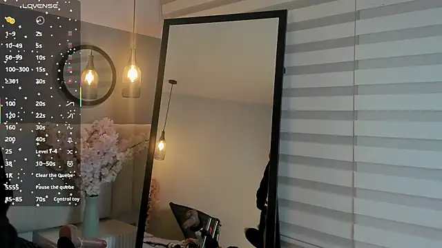 Snapshot of chelsea_bolton_ chatting on June 4, 12:22 pm chelsea bolton online show from June 4, 12:22 pm