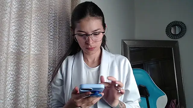 Snapshot of Aleska_Miami chatting on September 17, 1:46 pm Aleska Miami online show from September 17, 1:46 pm