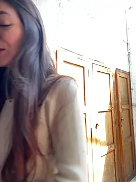 Aleska Miami online show from May 6, 2:22 pm