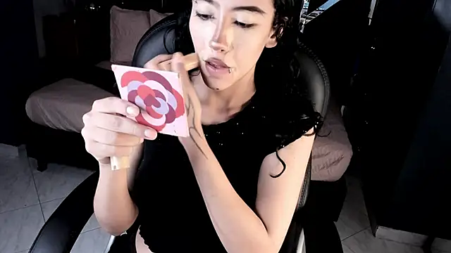 Snapshot of vaiolethsan__ chatting on January 9, 8:10 pm vaiolethsan online show from January 9, 8:10 pm