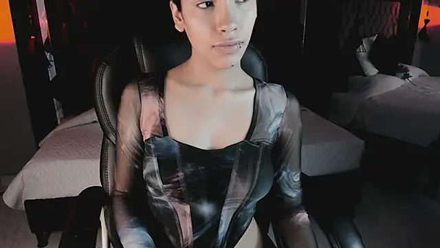 Snapshot of vaiolethsan__ chatting on January 18, 1:59 pm vaiolethsan online show from January 18, 1:59 pm