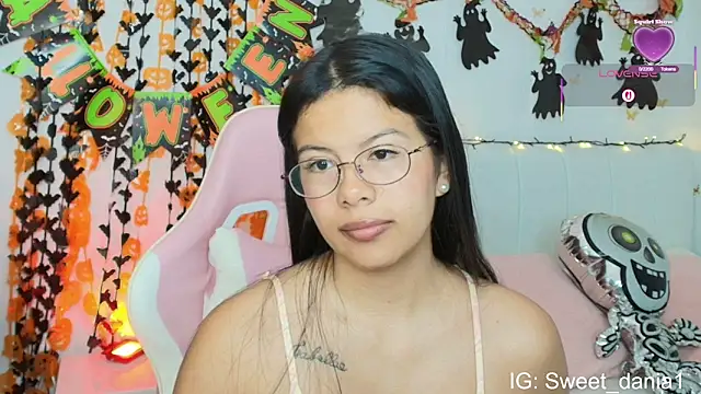 sweet dania  online show from October 28, 9:35 am