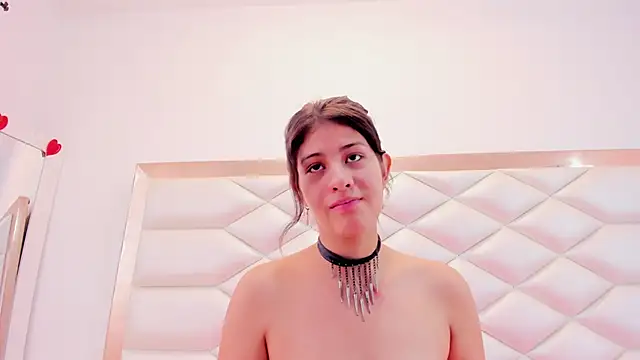 Snapshot of MiaQueen021 chatting on March 12, 3:29 pm MiaQueen021 online show from March 12, 3:29 pm