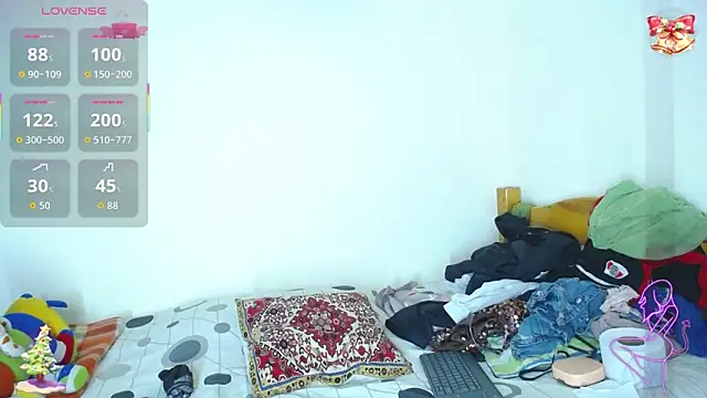 boysLittle online show from December 4, 8:28 pm