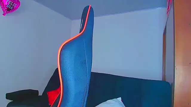 Rousse violett online show from October 9, 8:40 pm