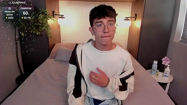 tim  fox online show from February 18, 7:30 pm