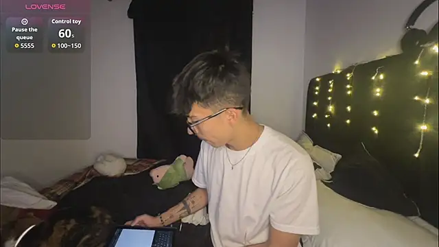 Snapshot of tim__fox chatting on May 20, 11:33 pm tim fox online show from May 20, 11:33 pm