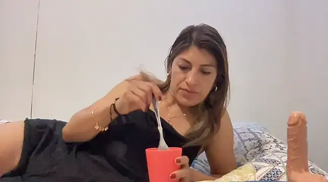 LunaBeya online show from March 20, 11:27 am