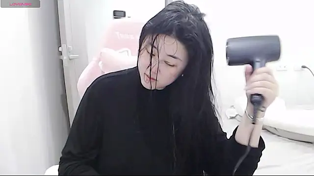 Snapshot of minnie9009 chatting on January 16, 7:01 am minnie9009 online show from January 16, 7:01 am