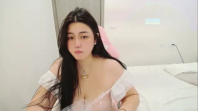 Snapshot of minnie9009 chatting on March 17, 4:50 am minnie9009 online show from March 17, 4:50 am