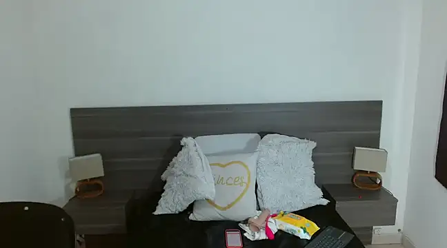 RAICHELLCOOPER1 online show from February 22, 12:51 pm