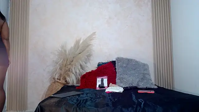 RAICHELLCOOPER1 online show from November 16, 2:00 pm