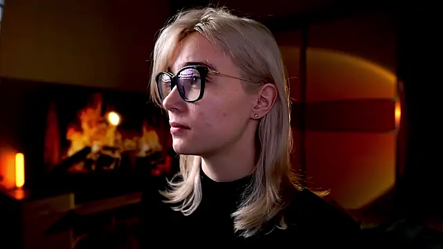 ileanacampbe online show from January 19, 5:26 am