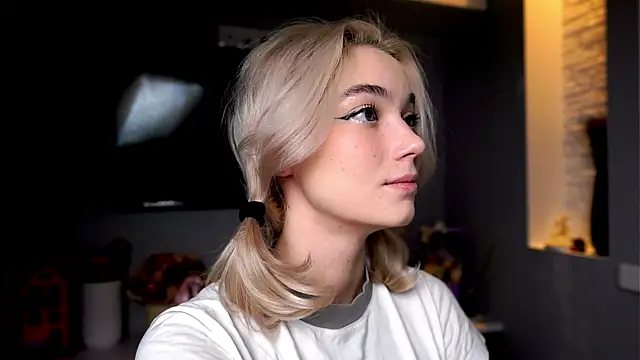 ileanacampbe online show from January 30, 4:48 am