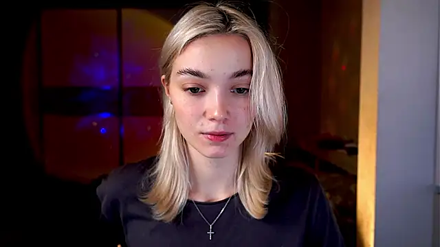 ileanacampbe online show from March 7, 5:18 am