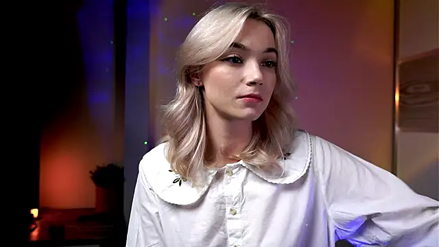 ileanacampbe online show from March 11, 5:49 am